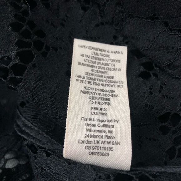 Free People Black Sweet Meadow Dreams Lace Sleeveless High Neck Top size Small - Picture 11 of 13